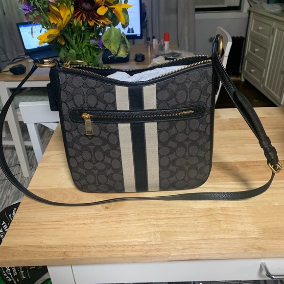 NWOT - Coach Chaise Crossbody bag - Picture 2 of 5